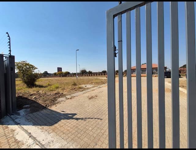 3 BEDROOM HOUSE FOR SALE IN SOUTHERN GATEWAY